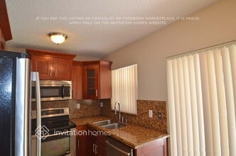 21529 SW 88th Ave in Cutler Bay, FL - Foto de edificio - Building Photo