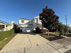 4000 Heritage Dr in Modesto, CA - Building Photo - Building Photo