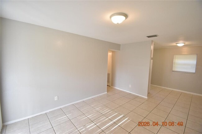 10922 Hyacinth Ave in Tampa, FL - Building Photo - Building Photo