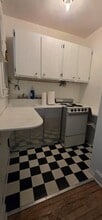 124 NW Broad St, Unit #2 in Southern Pines, NC - Foto de edificio - Building Photo