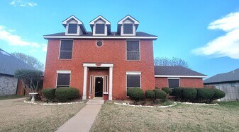 3300 Auburn Dr in Rowlett, TX - Building Photo