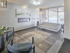 1660 Bloor St in Mississauga, ON - Building Photo - Building Photo
