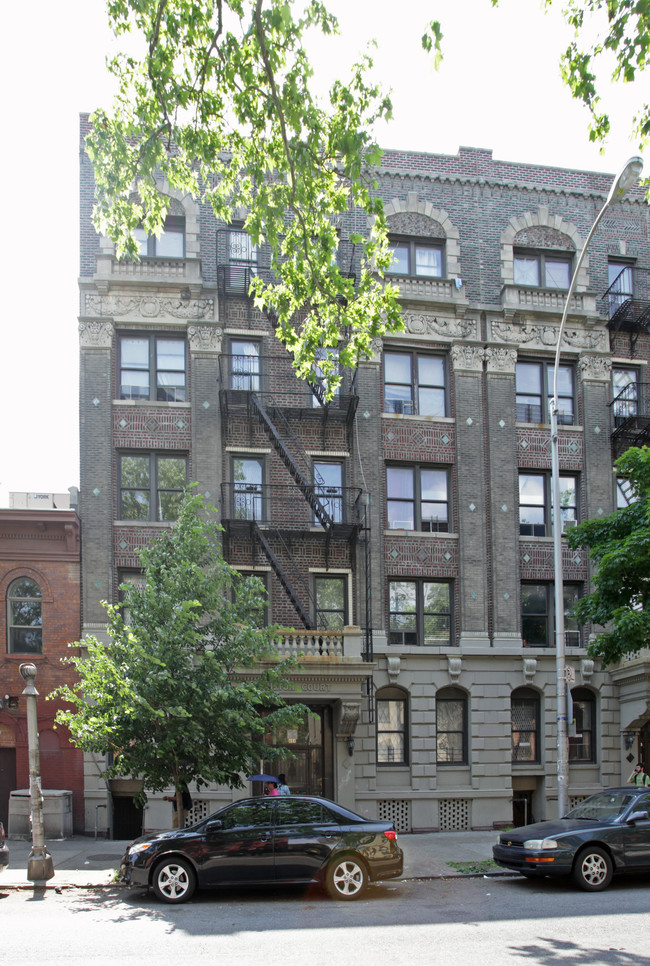 Fulton Court in Brooklyn, NY - Foto de edificio - Building Photo