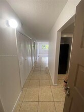 6930 Miami Gardens Dr in Hialeah, FL - Building Photo - Building Photo