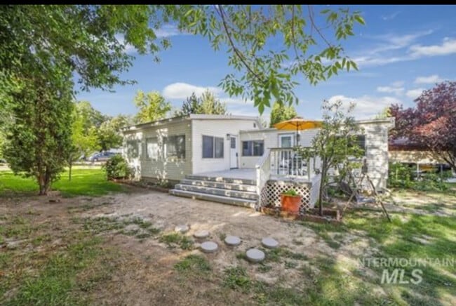 property at 337 2nd Ave W