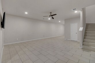 110 Turner St in Conroe, TX - Building Photo - Building Photo