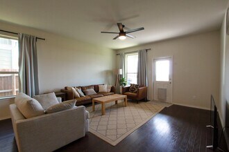 153 Carlina Lp in Liberty Hill, TX - Building Photo - Building Photo