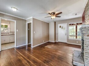 9127 San Fernando Way in Dallas, TX - Building Photo - Building Photo