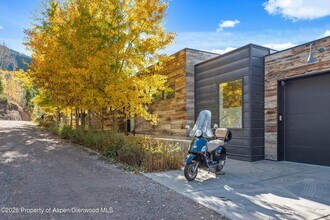 191 Skimming Ln in Aspen, CO - Building Photo - Building Photo