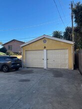 238 E 73rd St, Unit 238 in Los Angeles, CA - Building Photo - Building Photo