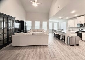 5945 Hopkins Dr in Providence Village, TX - Building Photo