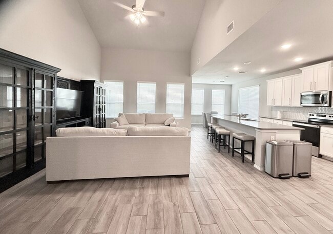 property at 5945 Hopkins Dr