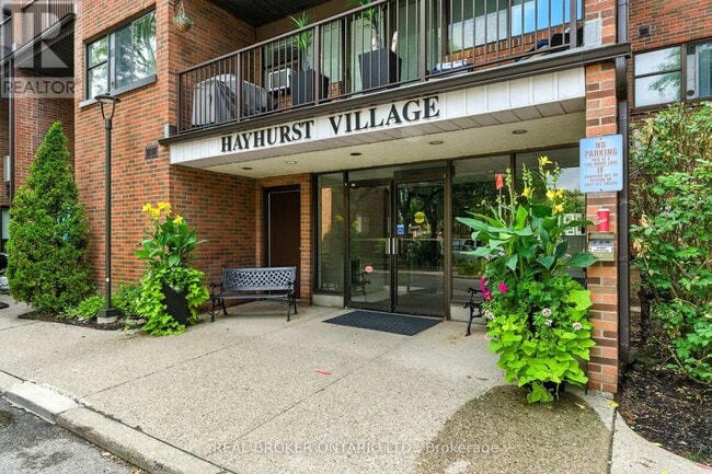 36 Hayhurst Rd in Brantford, ON - Building Photo - Building Photo