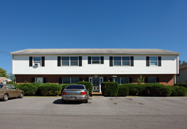 13905 Greenfield Ave in Maugansville, MD - Foto de edificio - Building Photo