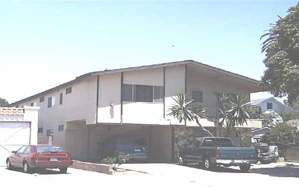 321 W 1st St in Oxnard, CA - Foto de edificio - Building Photo