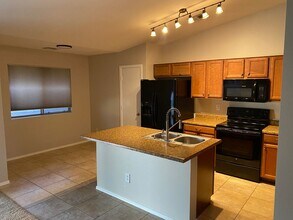 9847 W Lone Cactus Dr in Peoria, AZ - Building Photo - Building Photo