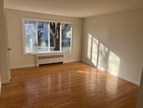7 Saran Ave in Bedford, MA - Building Photo - Building Photo