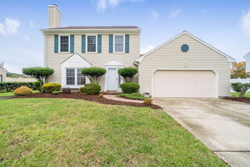 625 Creekwood Dr in Chesapeake, VA - Building Photo