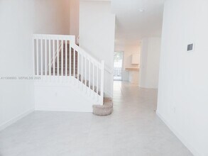 1363 NW 208th Terrace in Miami Gardens, FL - Building Photo - Building Photo