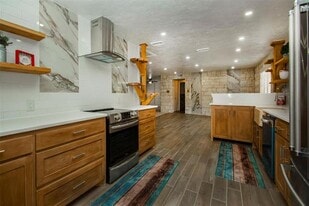 10578 High Hollows Dr in Dallas, TX - Building Photo