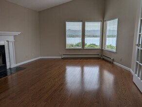 14864 Channel Dr in La Conner, WA - Building Photo - Building Photo