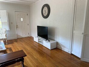 3030 SW 57th Ave in Miami, FL - Building Photo - Building Photo