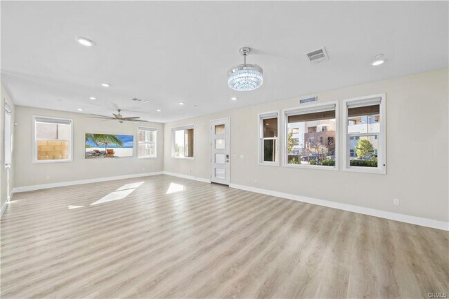 124 Zawn in Irvine, CA - Building Photo - Building Photo