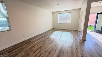 7375 Benlomond Ave in Las Vegas, NV - Building Photo - Building Photo