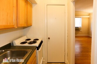 539 W Arlington Pl, Unit J09W in Chicago, IL - Building Photo - Building Photo