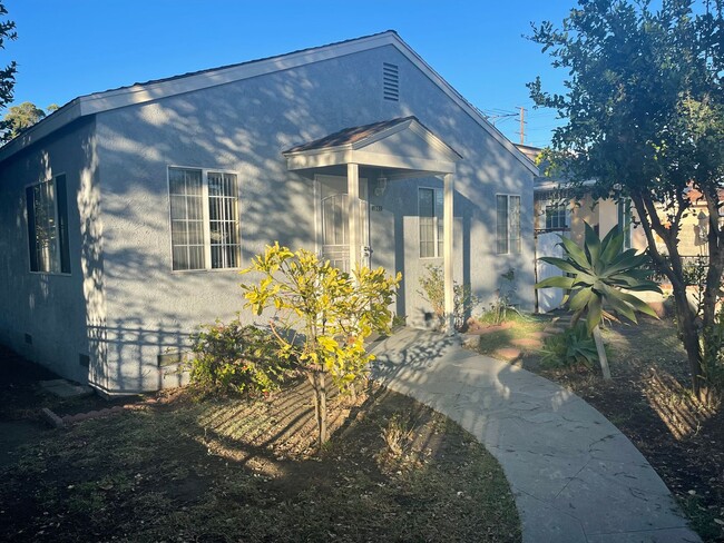 property at 1901 E Curry St