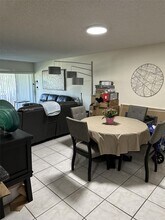 9150 Fontainebleau Blvd in Miami, FL - Building Photo - Building Photo