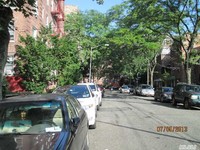 4422 Ketcham St in Elmhurst, NY - Foto de edificio - Building Photo