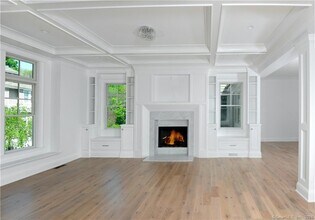 1 Home Pl in Greenwich, CT - Building Photo - Building Photo
