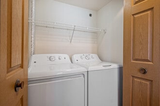 Highpointe Apartments in Allegan, MI - Foto de edificio - Building Photo