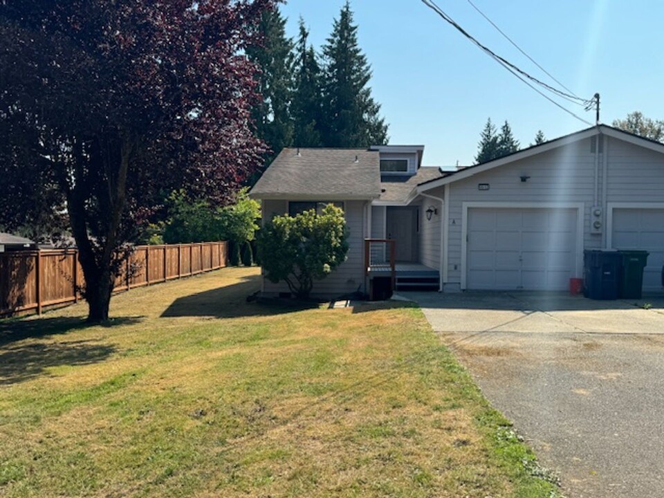 9612 24th Pl NE-Unit -A in Lake Stevens, WA - Building Photo