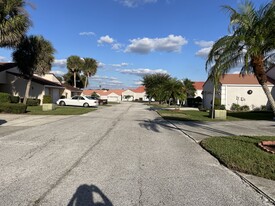 733 Carpenters Way, Unit 40 in Lakeland, FL - Building Photo