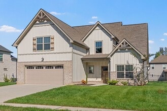 573 Bowden Dr in Clarksville, TN - Building Photo - Building Photo