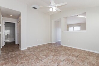 11811 Prickly Pear Way in Seffner, FL - Foto de edificio - Building Photo