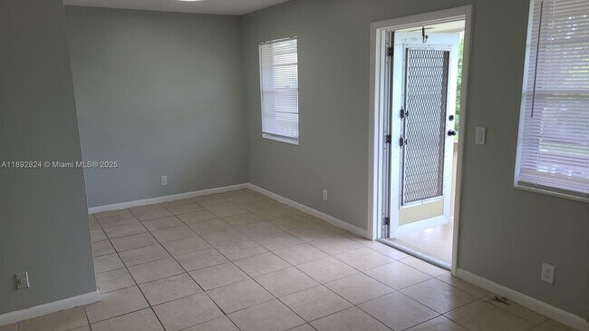 287 Norwich L in West Palm Beach, FL - Building Photo - Building Photo