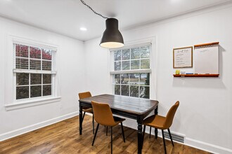 1140 Trumbull Ave SE in Warren, OH - Building Photo - Building Photo