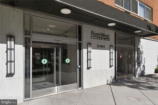 2101 Chestnut St in Philadelphia, PA - Building Photo