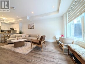 3550 Colonial Dr in Mississauga, ON - Building Photo - Building Photo