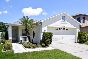 8065 Canterbury Lake Blvd in Tampa, FL - Building Photo