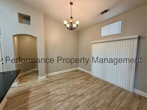 3809 Burnaby Dr in Bakersfield, CA - Building Photo - Building Photo