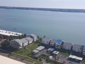 1301 Gulf Blvd, Unit 101 in Clearwater, FL - Building Photo - Building Photo