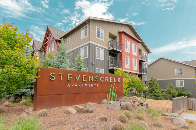 Stevens Creek Apartments in Happy Valley, OR - Foto de edificio - Building Photo