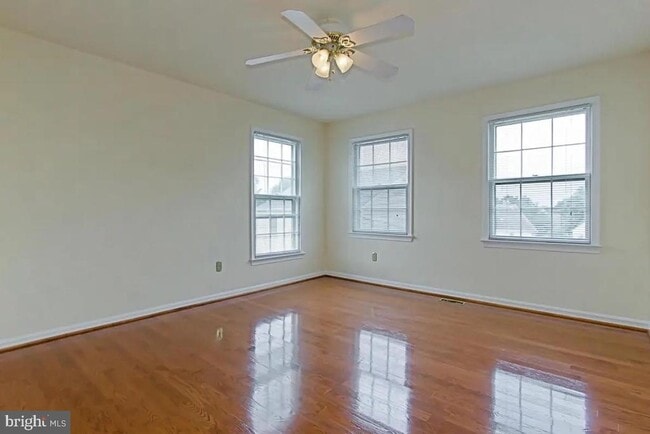 13102 Frog Hollow Ct in Herndon, VA - Building Photo - Building Photo