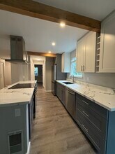 9012 236th St Sw, Unit D in Edmonds, WA - Foto de edificio - Building Photo