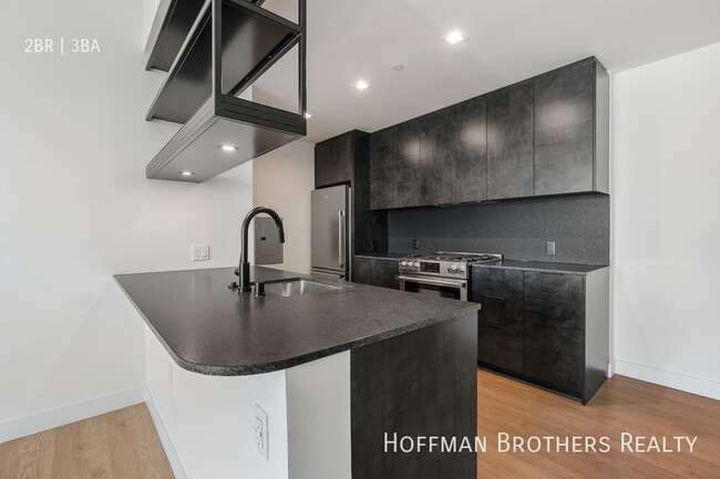 10700 Tabor St in Los Angeles, CA - Foto de edificio - Building Photo