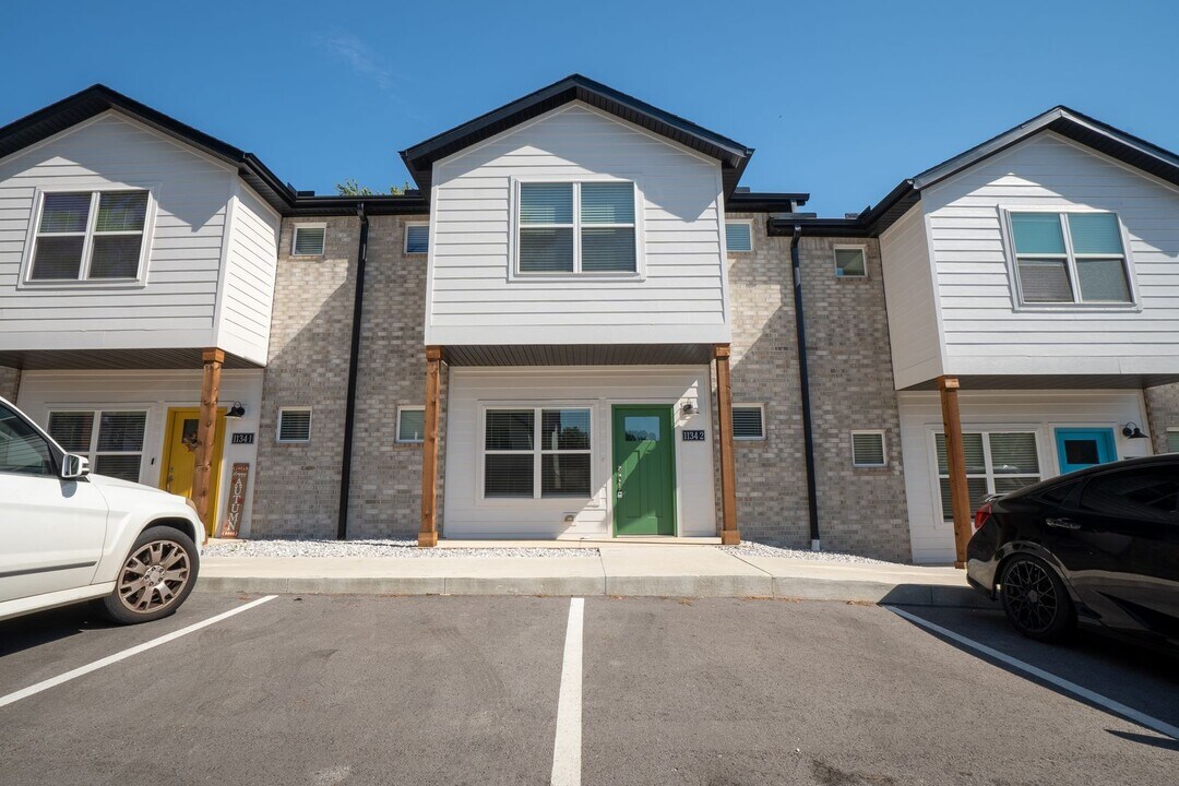 1243 N Pink Ter in Fayetteville, AR - Building Photo